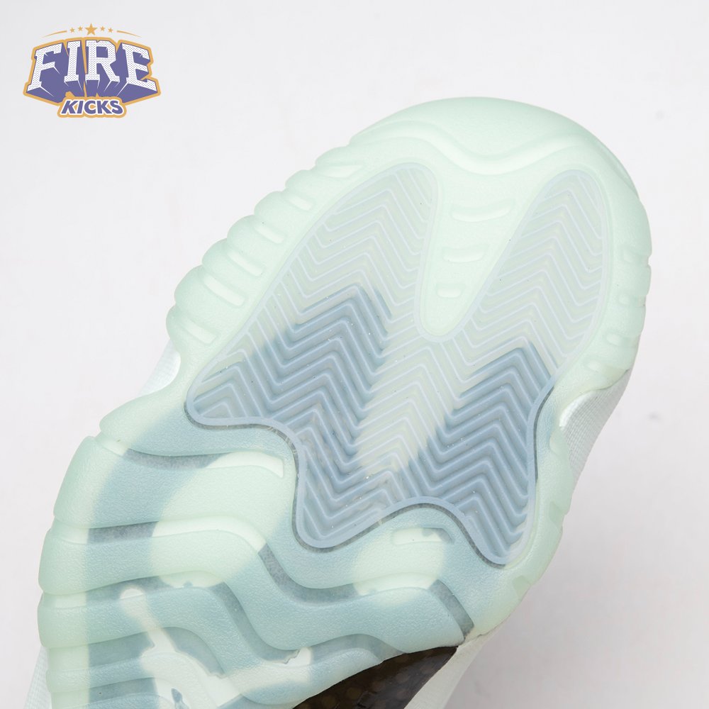 Air Jordan 11 Igloo IW1882-300 Unisex