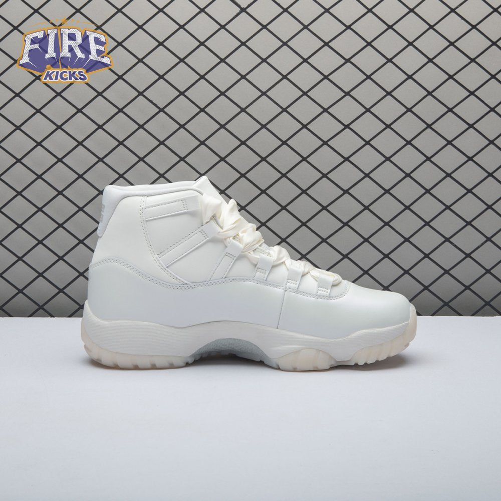 Jordan 11 Retro Pearl Unisex