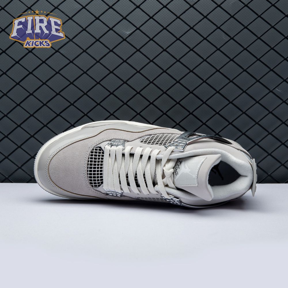Jordan 4 Retro Frozen Moments AQ9129-001 Unisex