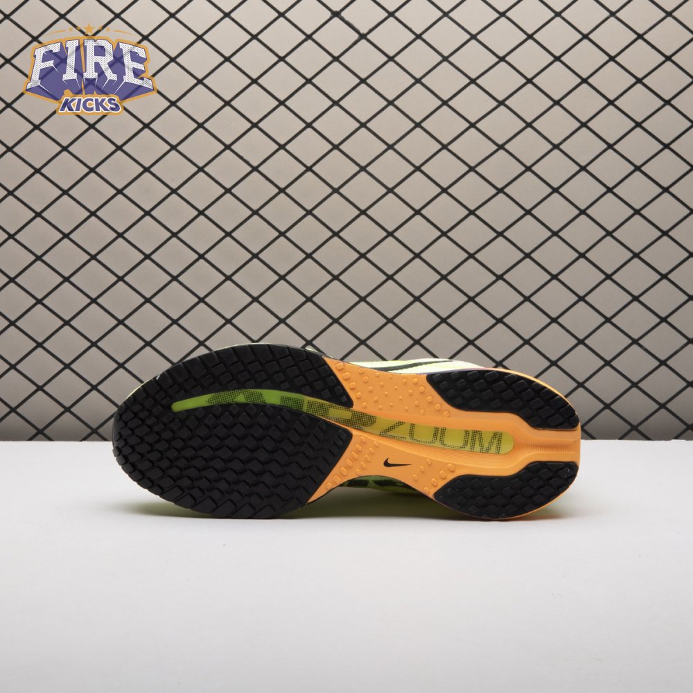 Nike Pegasus Premium Alabaster Volt HQ2592-701 Unisex