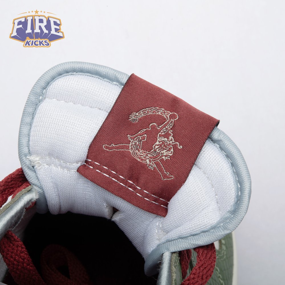 Jordan 1 Retro Low OG Year of the Dragon (2024) FN3727-100 Unisex