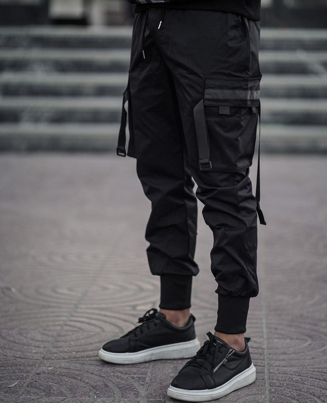 YE2032 Matte Black Joggers