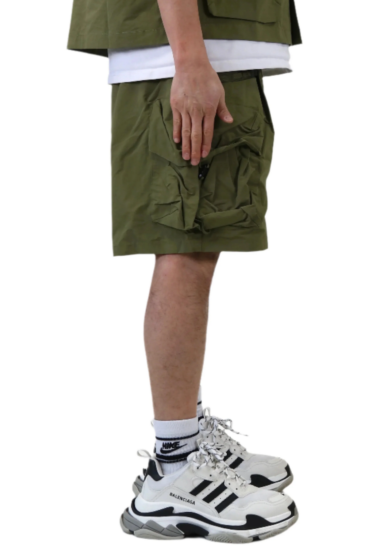 VONT Fine Twill Wide bottom opening short pants.