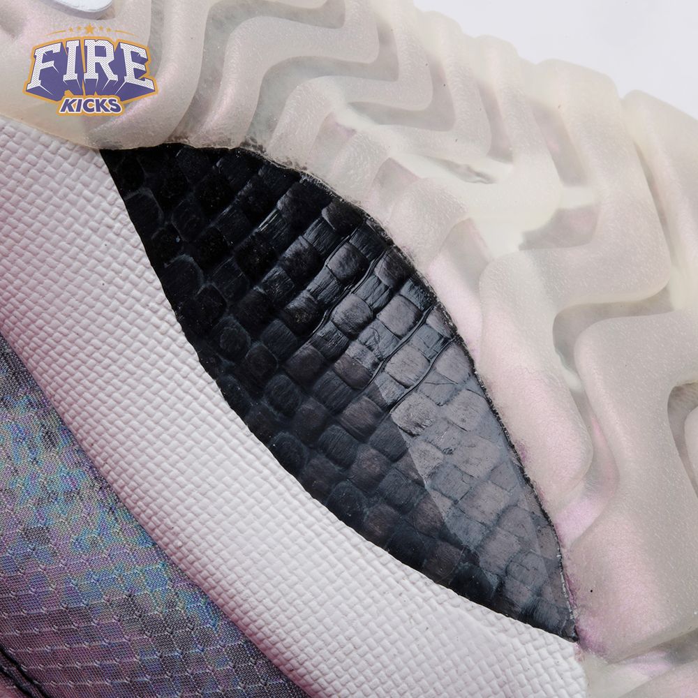 Air Jordan 11 Low "Year of the Snake" HQ7000-001 Unisex