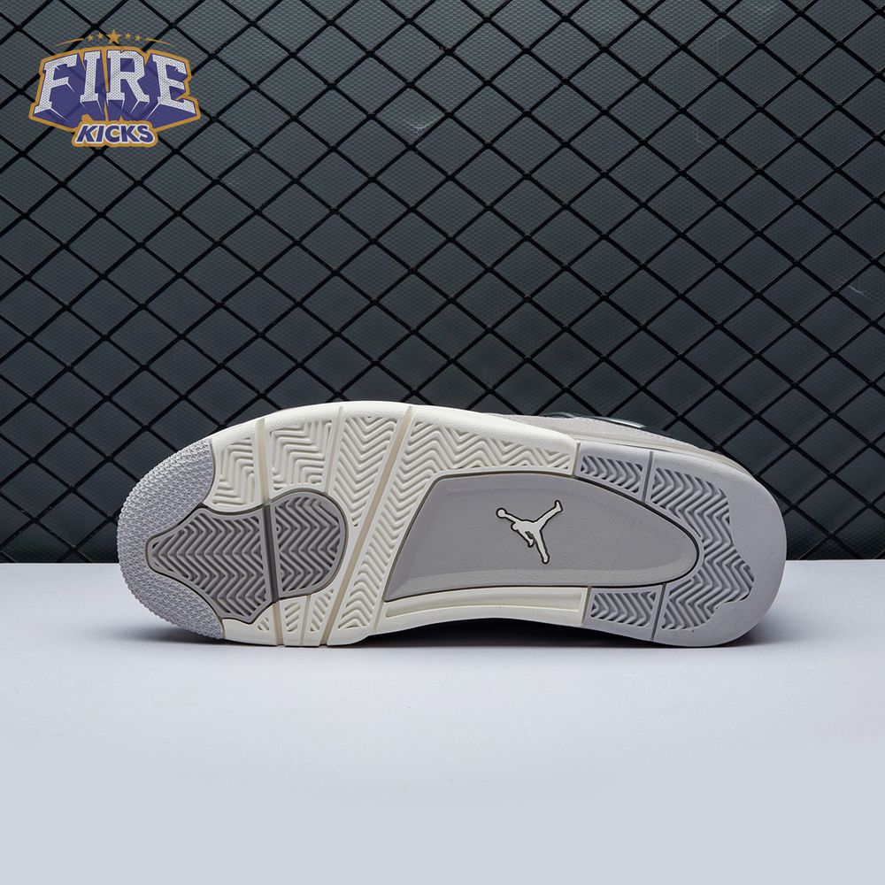 Jordan 4 Retro Frozen Moments AQ9129-001 Unisex