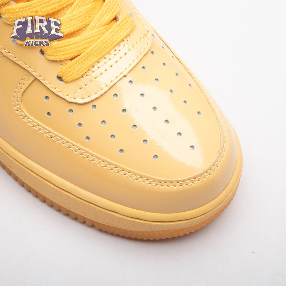 Nike Air Force 1 Low Patent Leather Topaz Gold Pine Green IO4489-700 Unisex