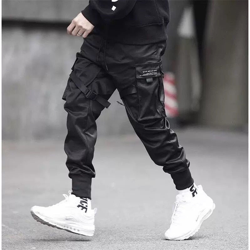 YE2032 Matte Black Joggers